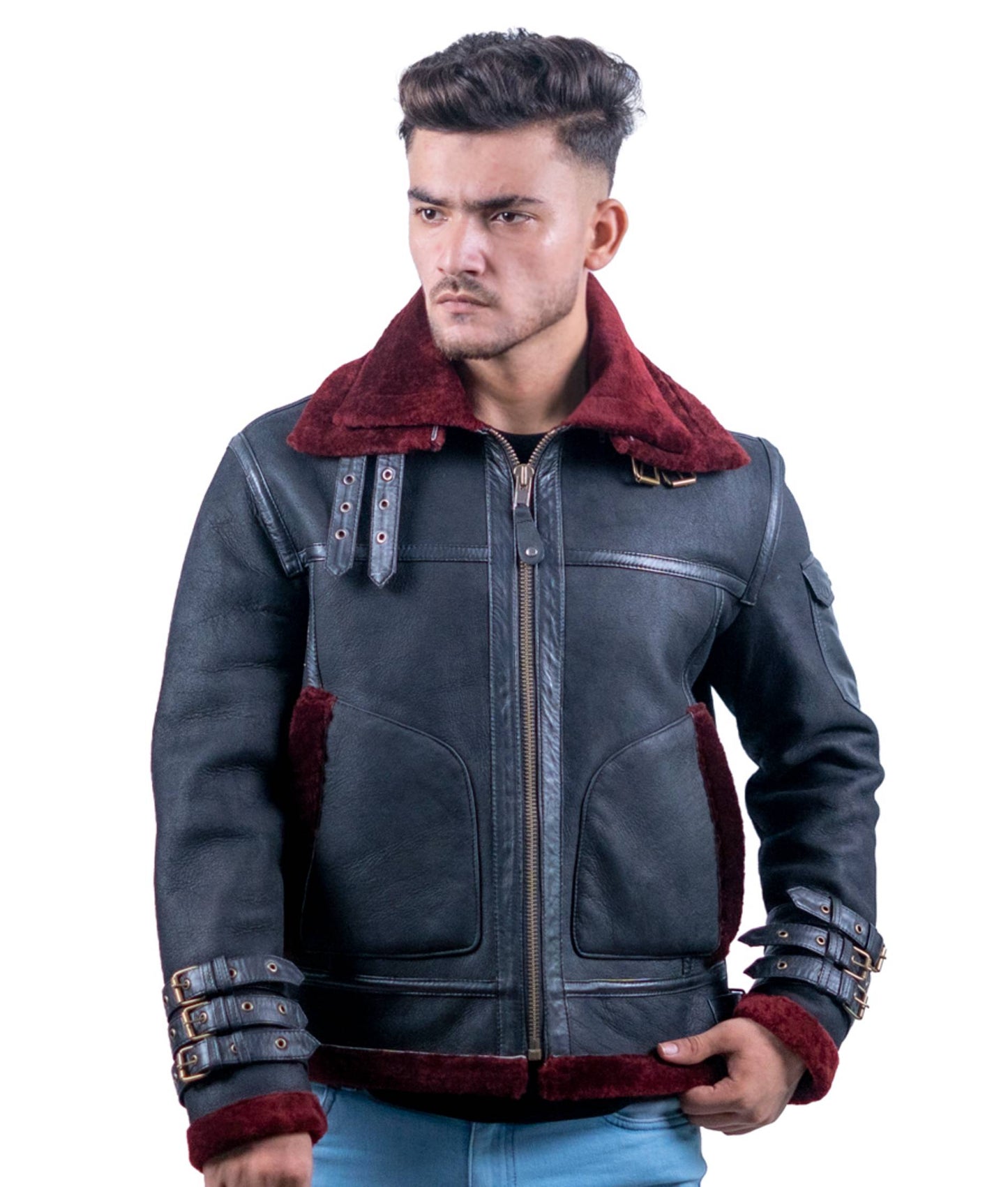 66 – Schwarze Lammfell-Bomberjacke für Herren – Kastanienbrauner Pelzkragen und Schnallendetail