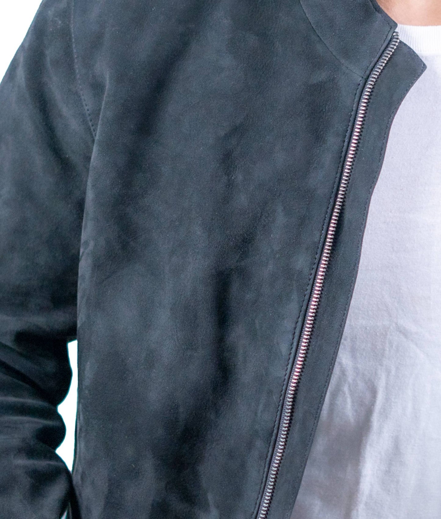 70 – Tiefschwarze Bomberjacke aus Wildleder – Minimalist Smart Fit