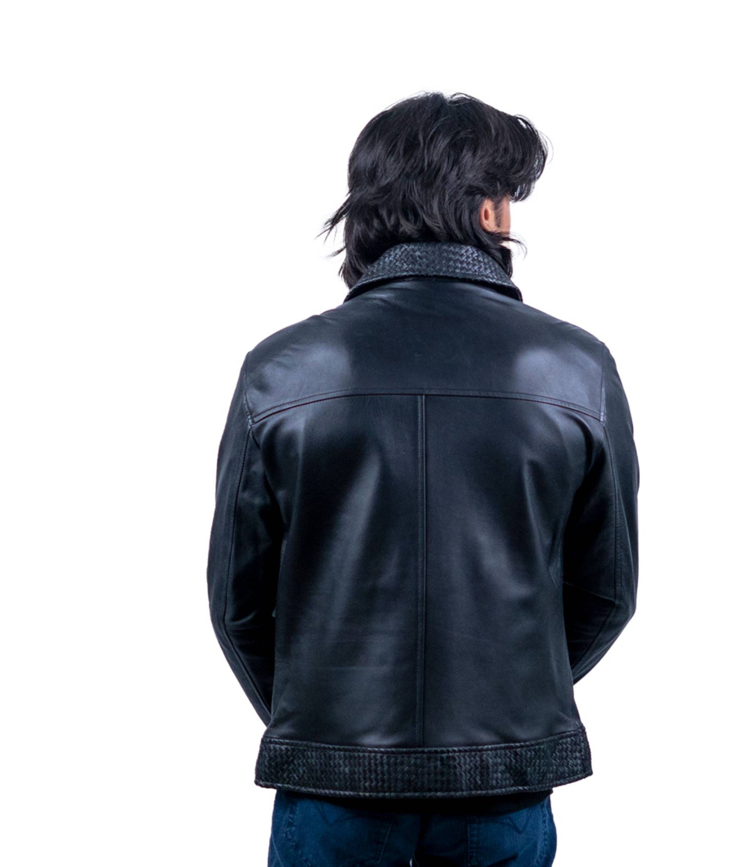 80 – Schwarze Lederjacke – Geflochtener Aufnäher und Kragendetails