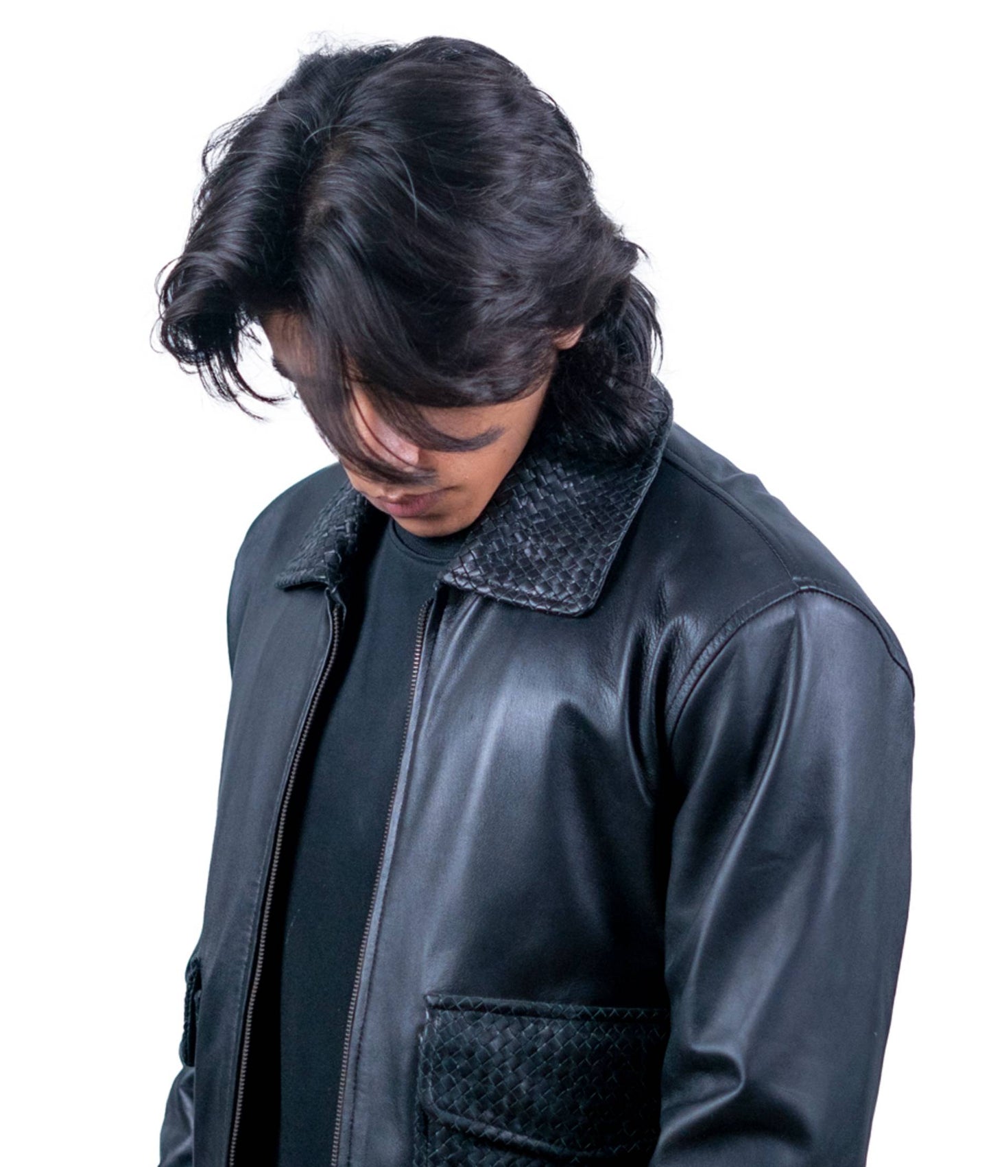 80 – Schwarze Lederjacke – Geflochtener Aufnäher und Kragendetails