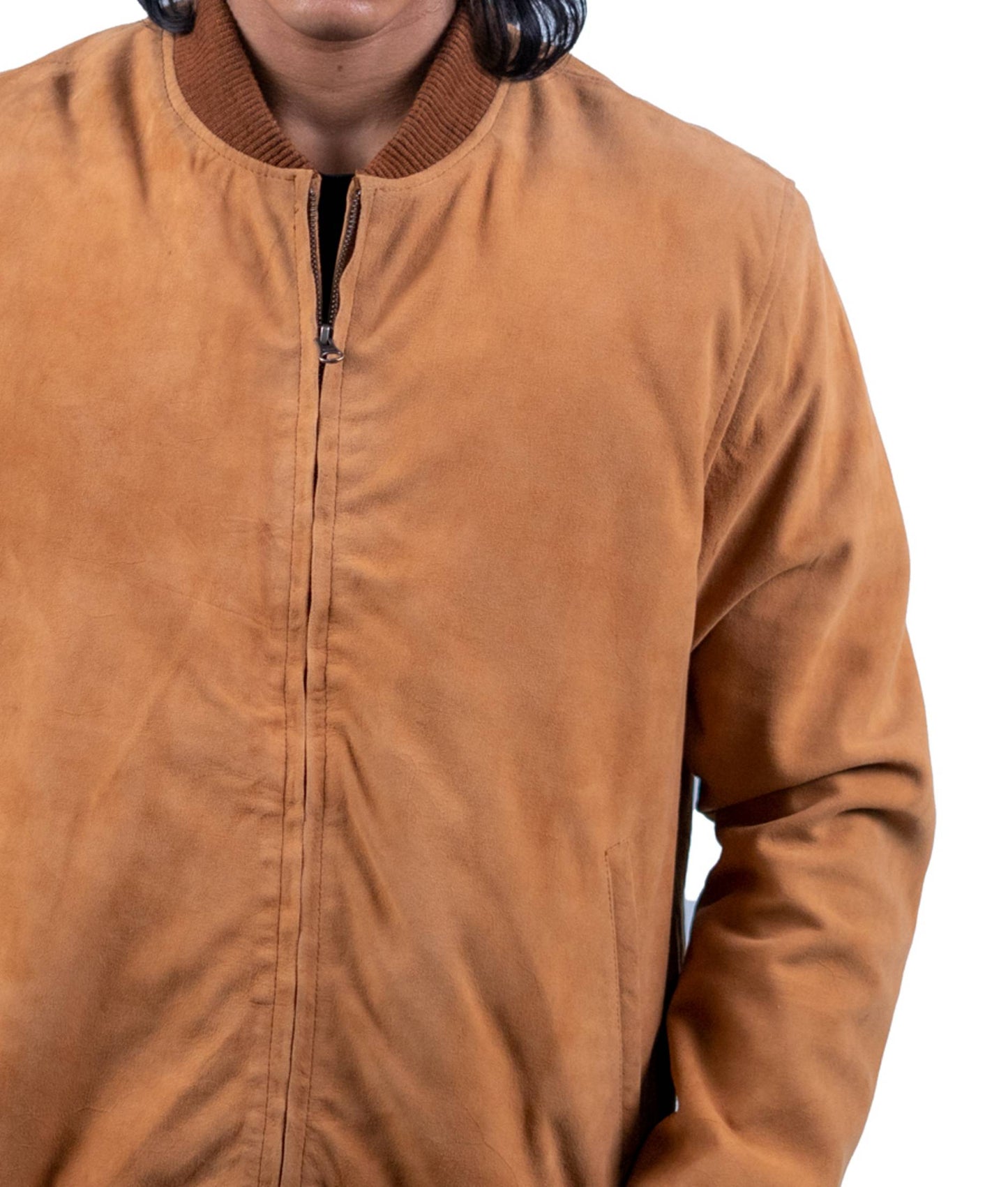 88 – Bomberjacke aus Wildleder in Kamelfarbe – Minimalistische Wärme-Edition