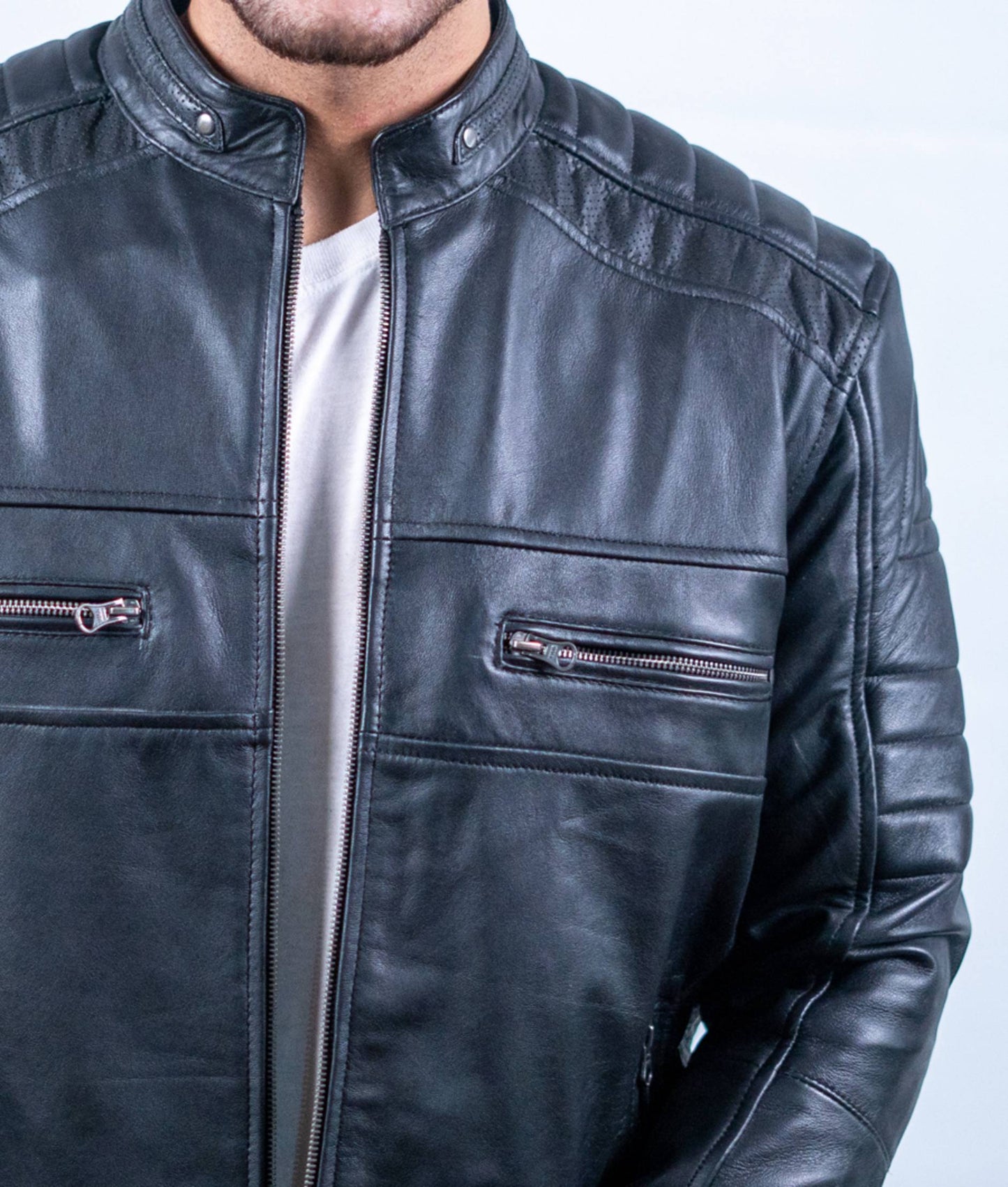 96 – Schwarze Motorrad-Bikerjacke für Herren – Gesteppte Schulterpartie
