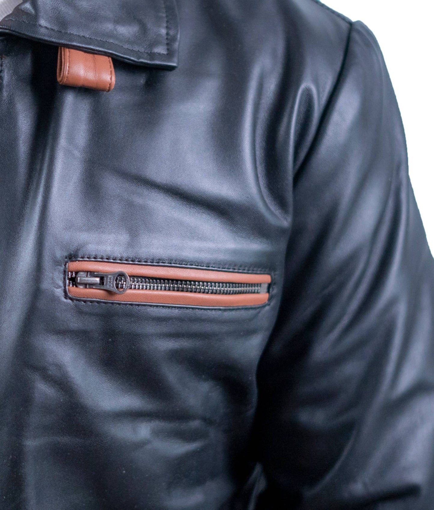 122 – Langer Herren-Ledermantel mit Kontrastfutter – Statement Layer Edition