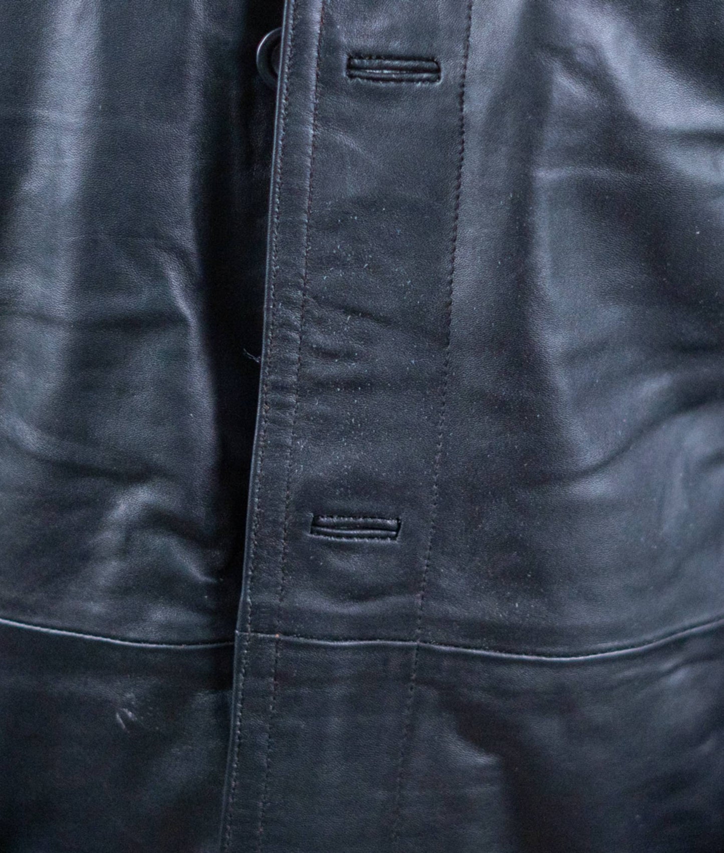 122 – Langer Herren-Ledermantel mit Kontrastfutter – Statement Layer Edition