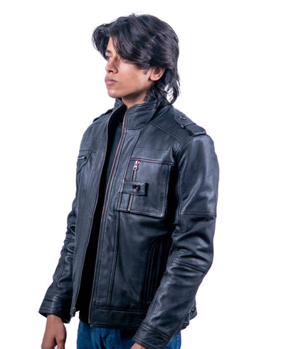 59 – Schwarze Biker-Lederjacke für Herren mit Schultergurten und praktischen Taschen