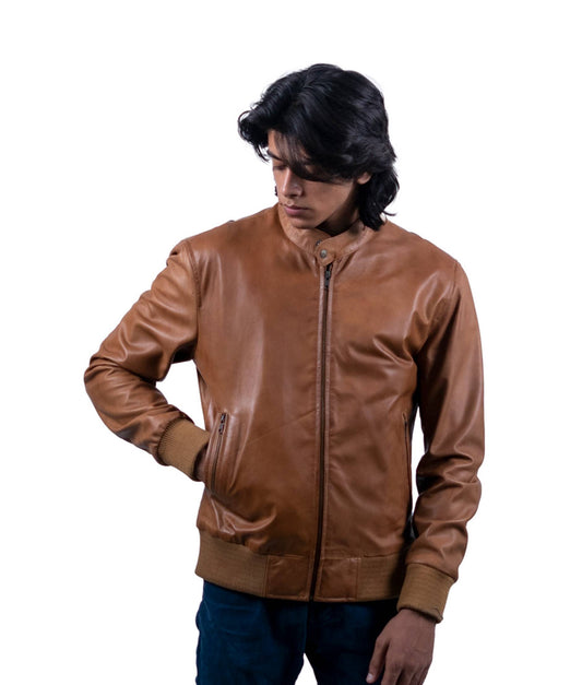 74 – Klassische Bomberjacke aus hellbraunem Leder – Urban Essential