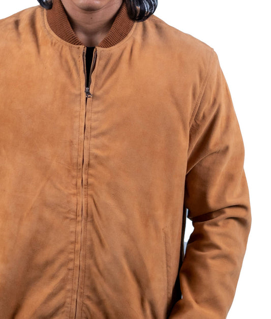88 – Bomberjacke aus Wildleder in Kamelfarbe – Minimalistische Wärme-Edition